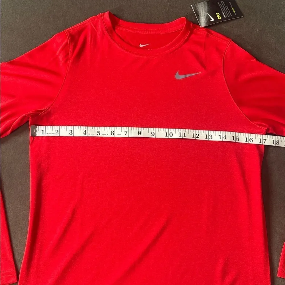 Nike Dry Boys Red Training Top Long Sleeve Athletic Fit Size L 840177-657 NWT